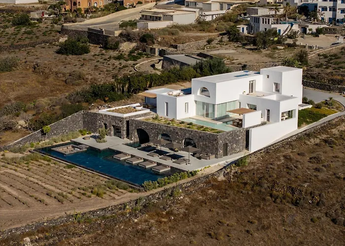 Charisma Estate * Oia