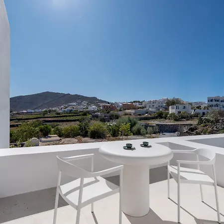 Charisma Estate イア