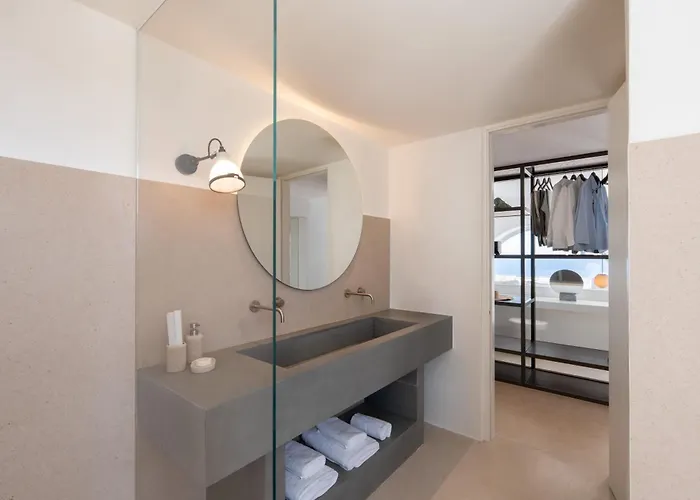 Charisma Estate * Ia