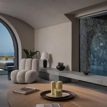 Charisma Estate 伊亚