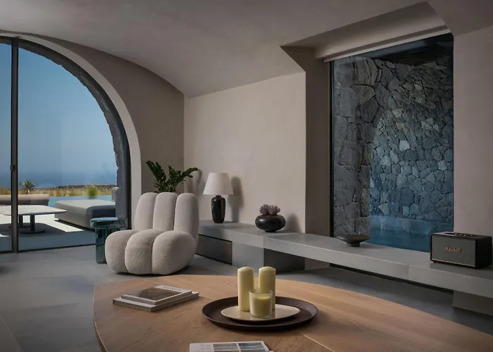 Charisma Estate Oia (Santorini)